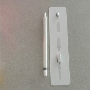 NEW!! Apple White Tablet Stylus with Silver Adapter